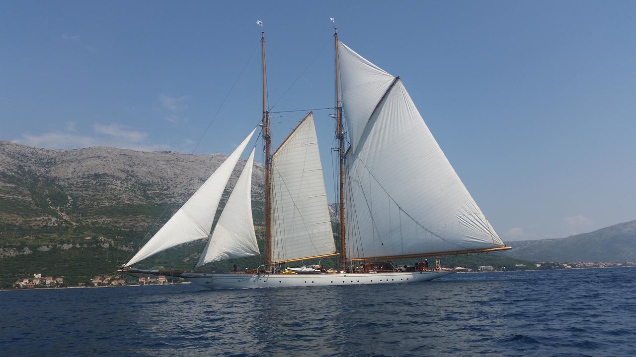 Villa Jade Apartments Front Row Sea View - Walk To Korcula Old Town Medvinjak Exterior photo